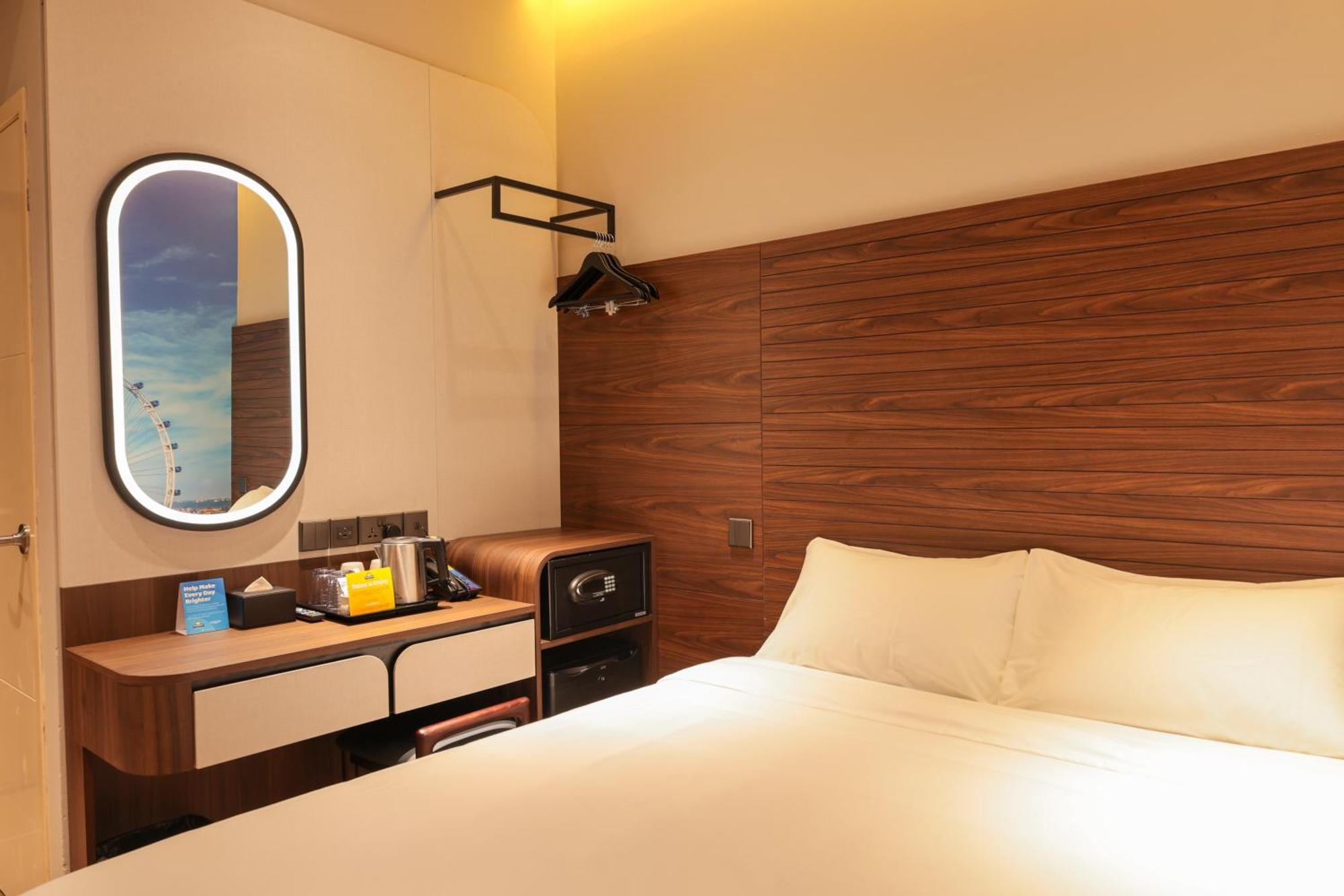 Standard Queen Room No Windows